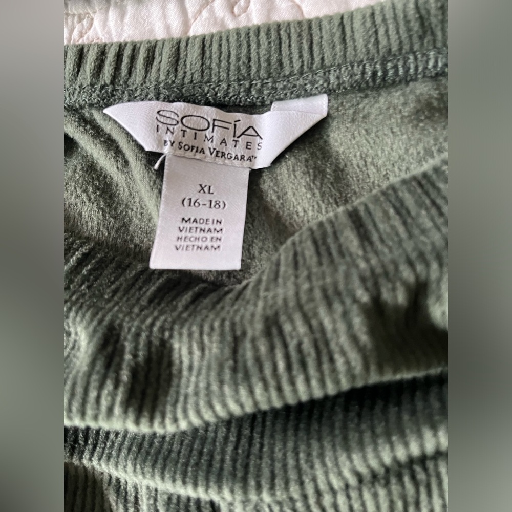 Sofia By Sofia Vergara Olive Green Sleepwear Set … - image 8